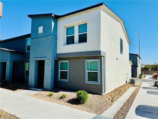 Photo - 2562 Blue Passion Ave