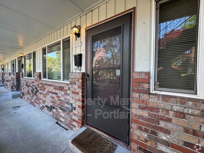 Building Photo - 1117 SE 27th Ave Rental