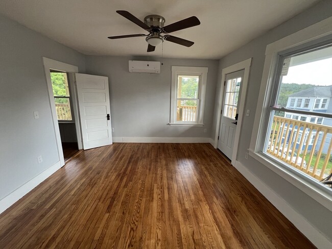 Photo - 67 Fairlawn Ave Unit 3