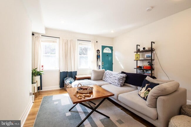 Photo - 811 N Judson St