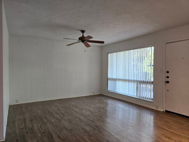 Photo - 1849 Marshall St