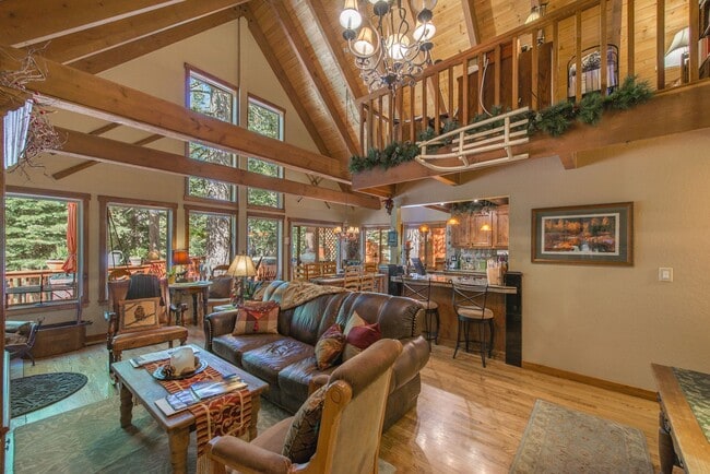 Photo - 14013 Tyrol Rd
