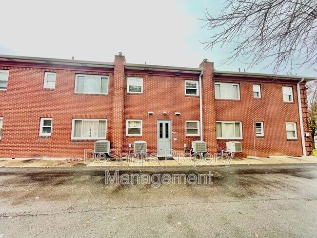 Photo - 111 W Steuben St Unidad 4