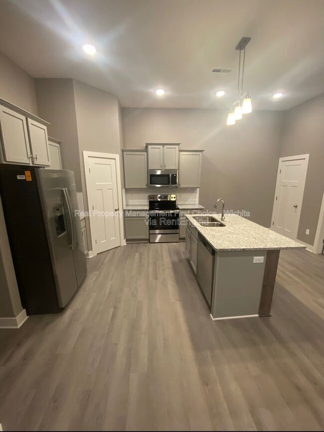 Photo - 3318 W 45th St S