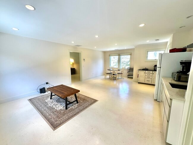 Photo - 175 Arch Bridge Rd Apartamento Unidad D