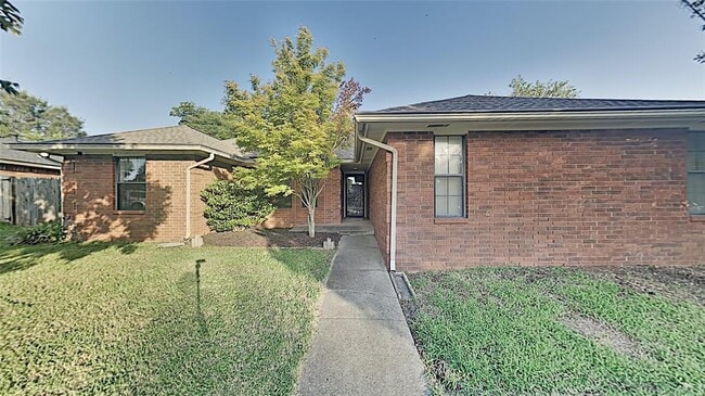 Photo - 1616 Shadybrook Ln House
