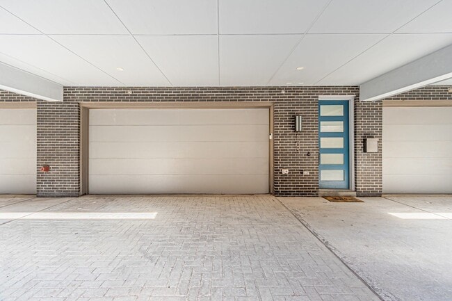 Photo - 422 W 9th St Unit 103