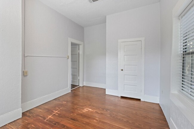 Building Photo - 516 Mill St Unit B