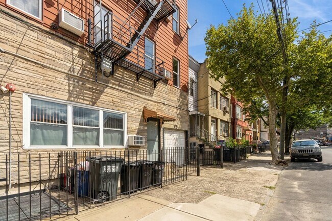 Photo - 40 Beacon Ave Unidad 5