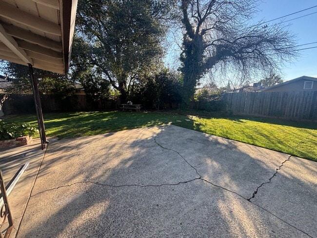 Photo - Central Roseville, Close to Shopping and Parks, 3 Bedroom 2 Bathrooms, 1536sq feet