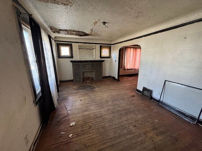 Photo - 15447 Griggs St