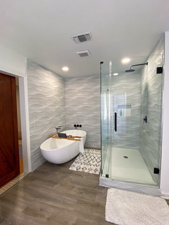 Photo - 15403 Long Creek St