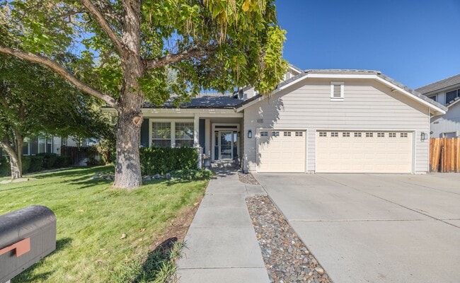 Building Photo - Welcome to this stunning 4-bedroom, 2.5-ba... Rental