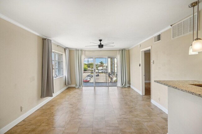 Photo - 3040 NE 16th Ave Unit 402