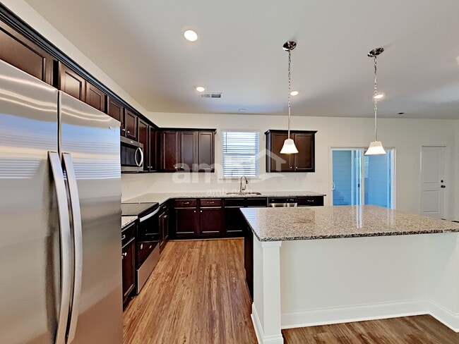 Photo - 205 Stowe Rd