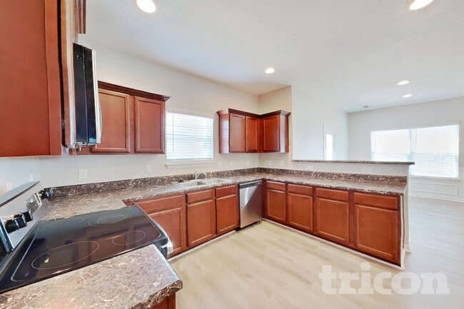 Photo - 1107 Selous Dr