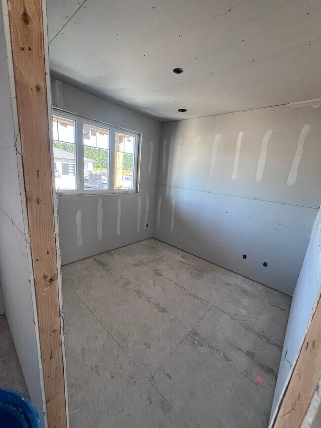 Main floor office - 85118 Ethel Line Unit 790