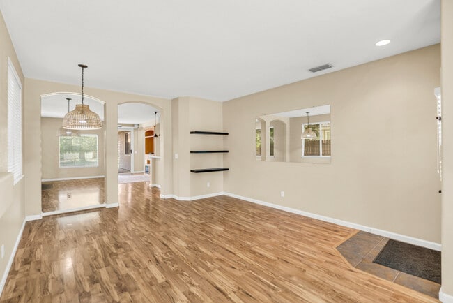 Photo - 3635 Poppy Hill Way