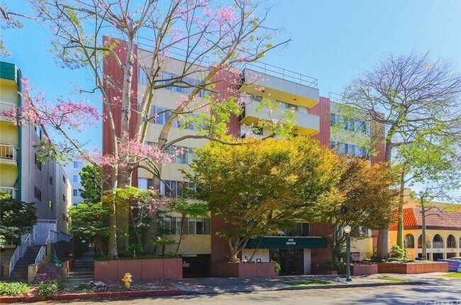 Photo - 540 Kelton Ave Condo Unit 103