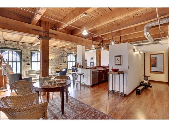 Building Photo - 400 N 1st St Unit 408