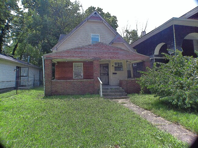 Photo - 1061 W 33rd St