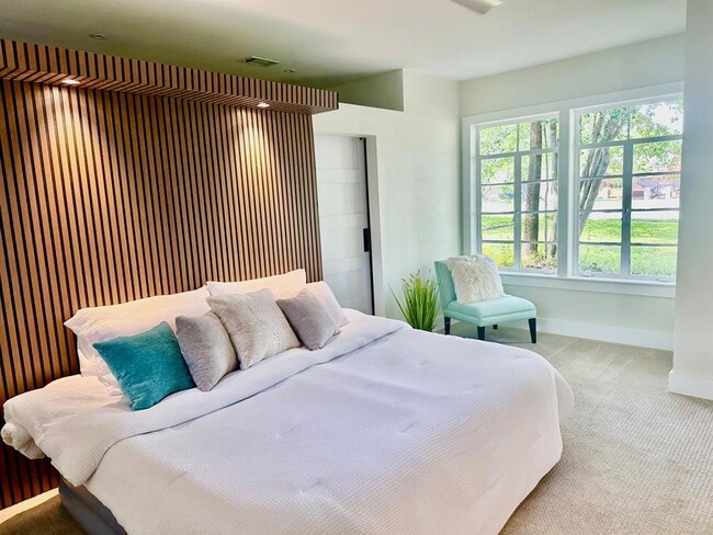 Photo - 4406 Airport Blvd