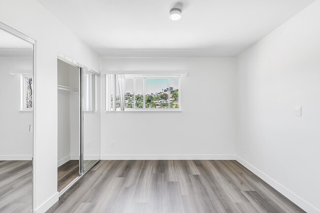 Photo - 2736 Pomeroy Ave