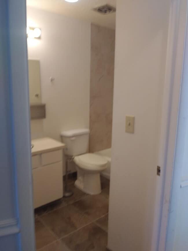 Photo - 1140 50 E Unit 1146