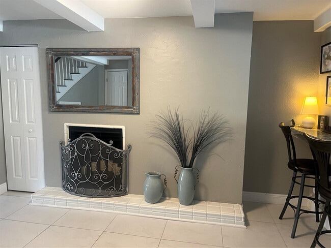 Photo - 2113 NE 44th St