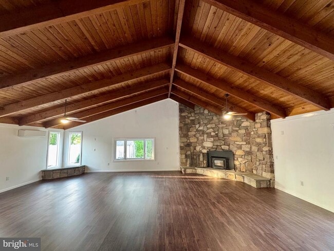 Photo - 73 Garland Ln