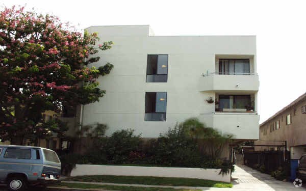 Photo - Hudson (Trust)