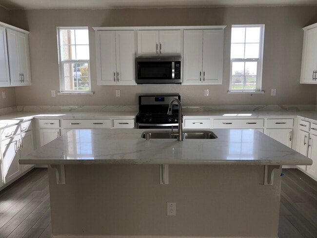 Kitchen (Island) - 2809 Mabry Dr