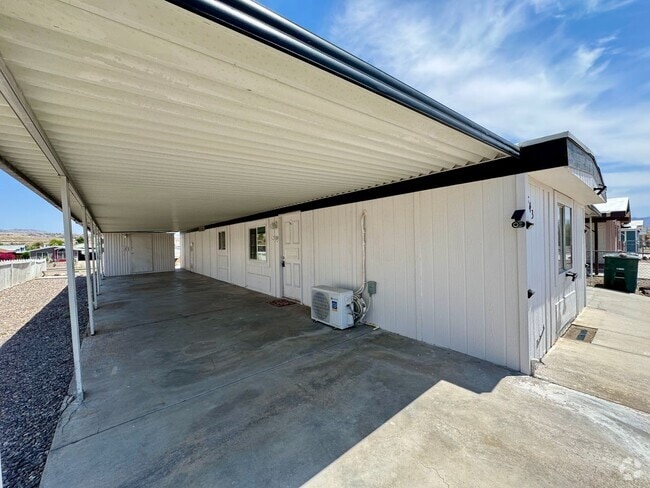 Building Photo - Cute Cozy and Centrally located Rental