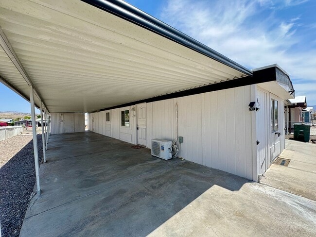 Cute Cozy and Centrally located - Cute Cozy and Centrally located House