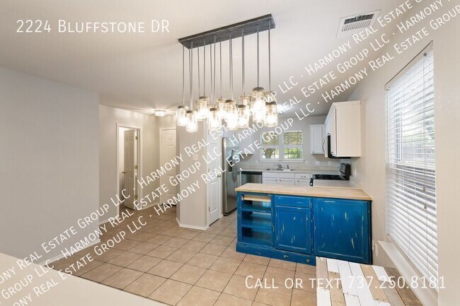 Photo - 2224 Bluffstone Dr