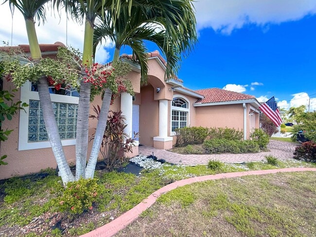 409 SW 8th St