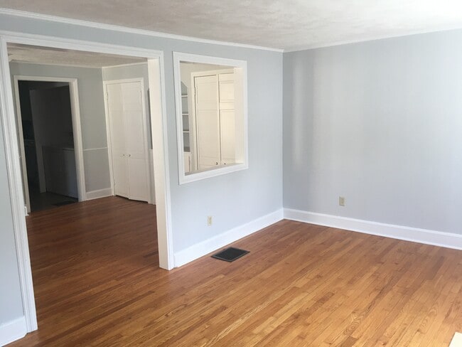 Photo - 135 W Mohawk St