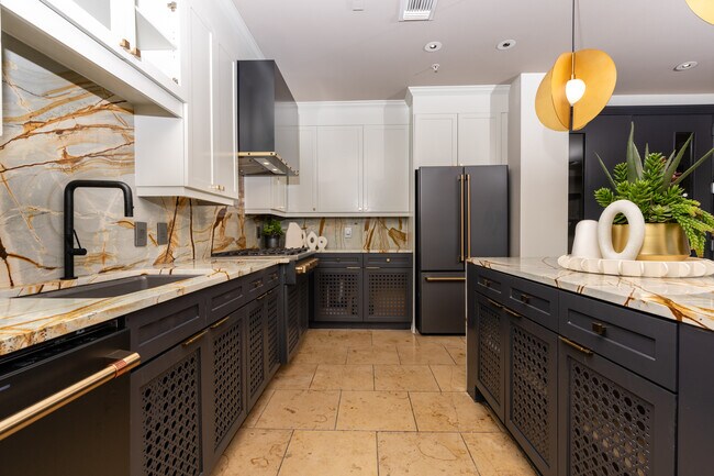 Photo - The Heights at Park Lane