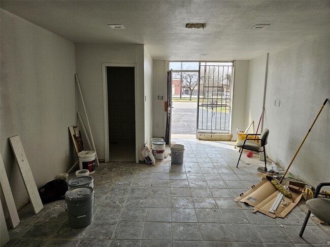 Photo - 2116 Lockwood Dr