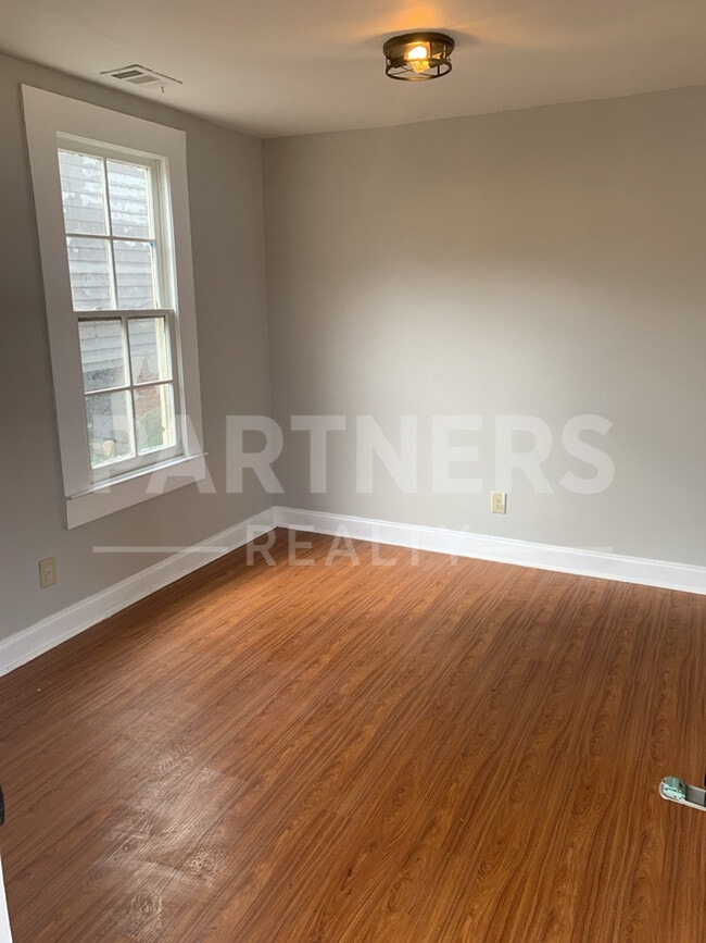 Photo - 121 Hanrick St