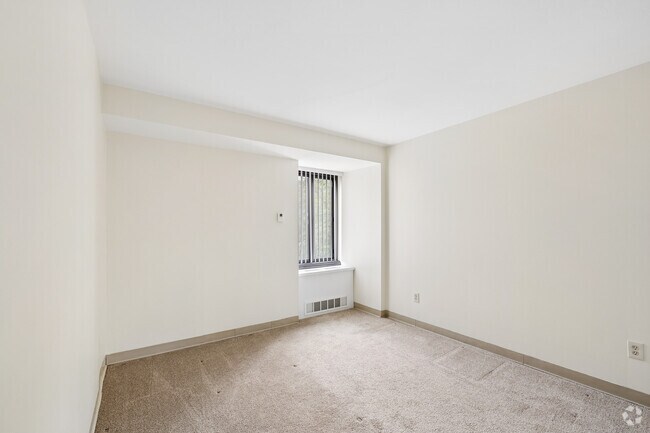1BR,1BA - 589SF - Bedroom