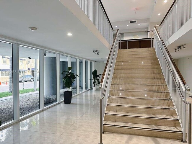 Photo - 601 NE 23rd St Unit 706