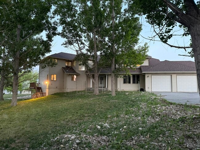 Building Photo - 2092 Colonial Dr Rental