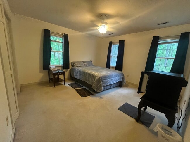 Building Photo - 5741 Turkey Oak Rd