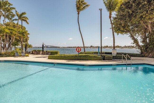 Building Photo - 2451 Brickell Ave Unit 6T