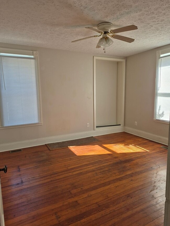 Photo - 2101 Park Ave Unit B