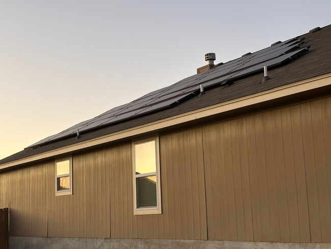 Building Photo - 801 Ross Rd