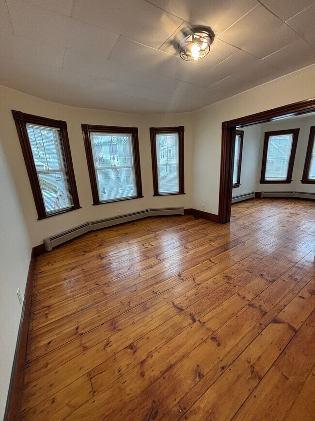 Photo - 23 Saunders St Unit 1