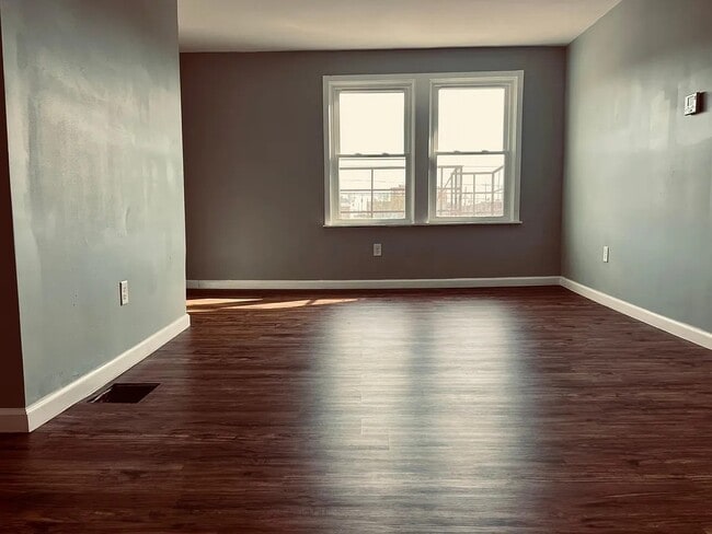 Photo - 2600 Melrose Ave