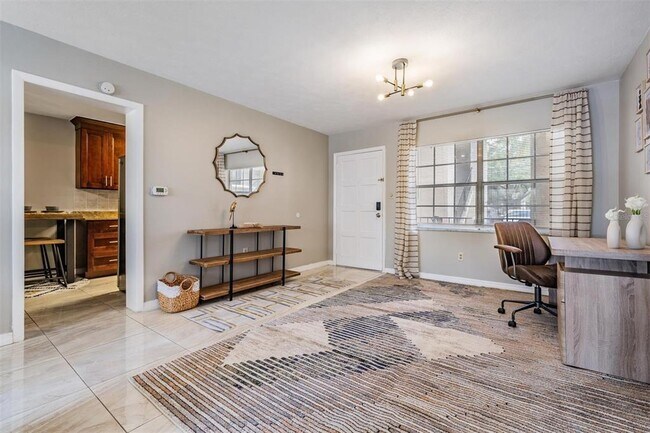 Photo - 3718 W McKay Ave Unidad 104